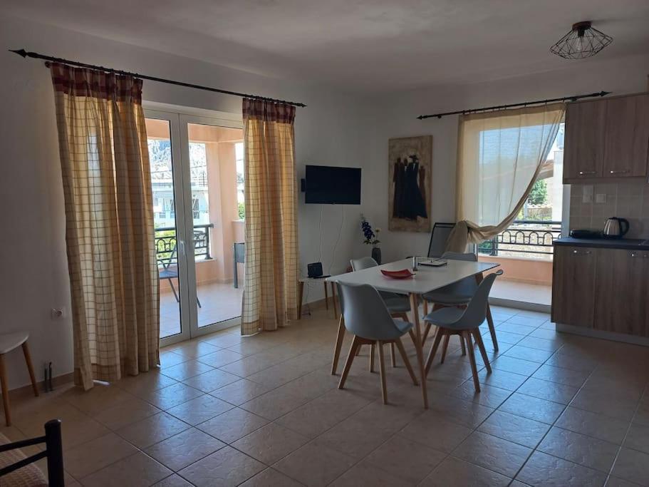 Apartamento Sophie'S Sunny Spot 1 Yefira Exterior foto